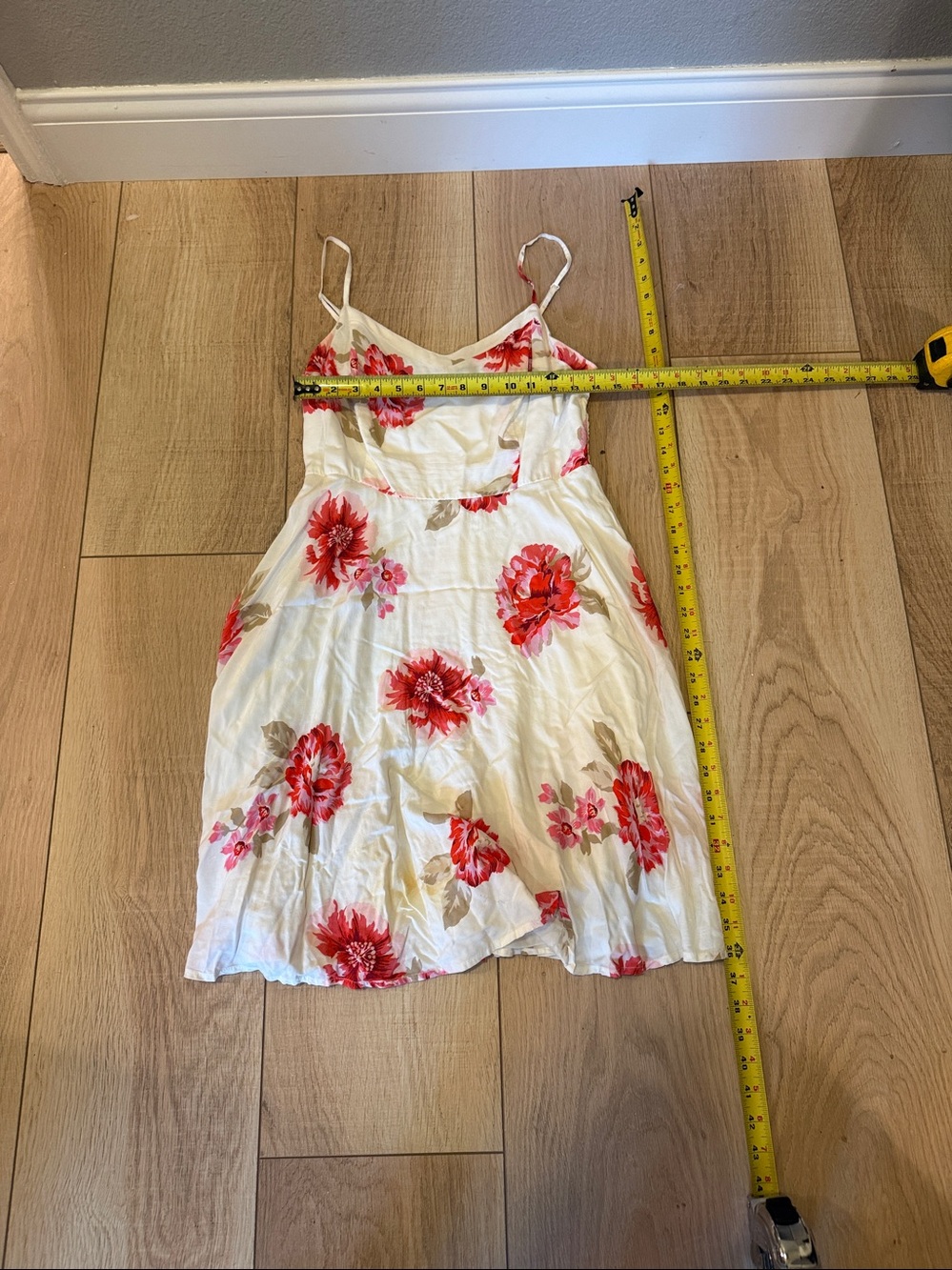🌺 Old Navy Floral Sundress Medium | White Pink Red Floral Fit & Flare Mini Dress - Picture 6 of 6